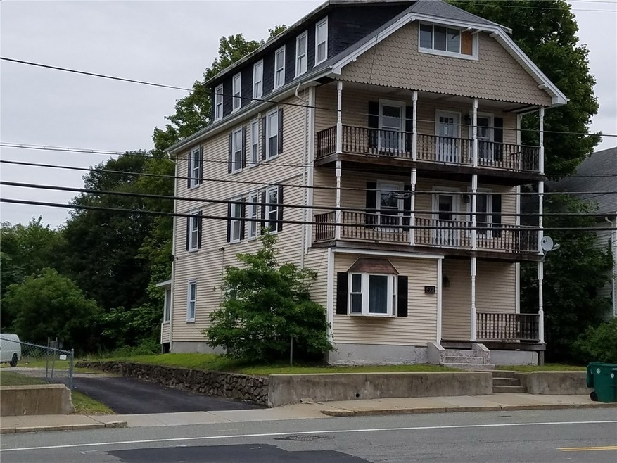 572 Manville Rd unit 3, Woonsocket, RI 02895 - photo 1