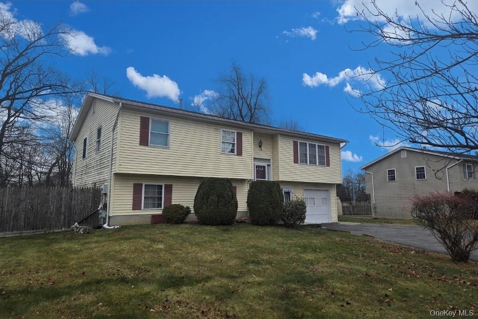 6 Fayva Ct, New City, NY 10956 - photo 1