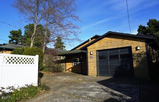 954 SE Jetty Ave, Lincoln City, OR 97367 - photo 1