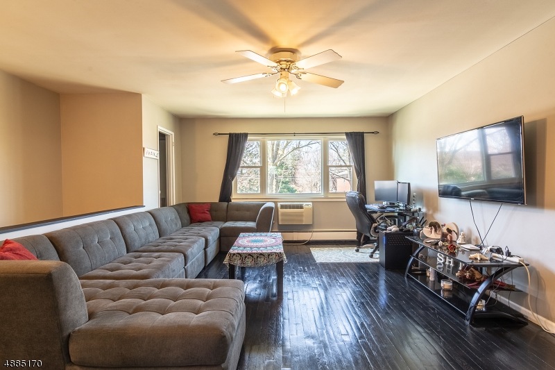 8 Manchester Ct, Wayne, NJ 07470 - photo 1