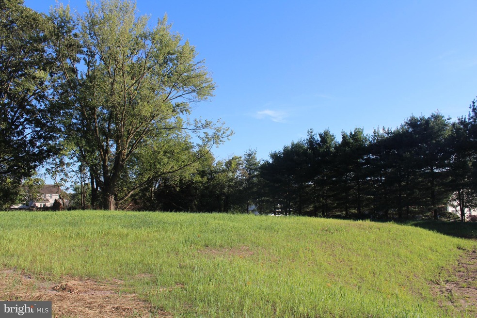 205 Eagle Dr, Reading, PA 19606 - photo 1