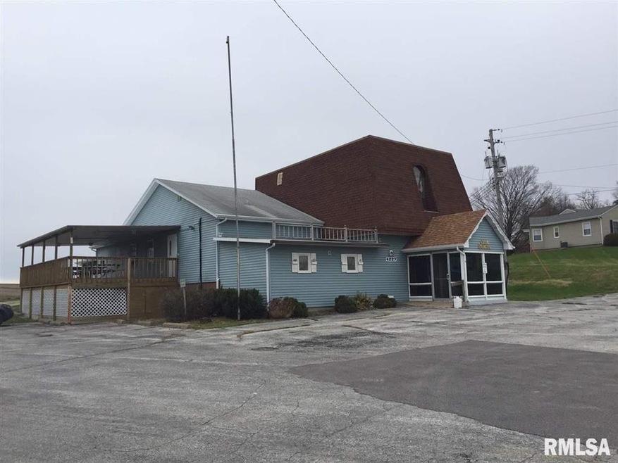 4227 W Kimberly Rd, Davenport, IA 52806 - photo 1