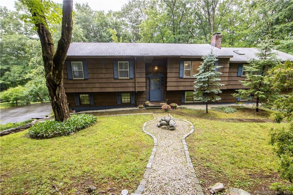 3 Pine Mountain Rd, Redding, CT 06896 - photo 1