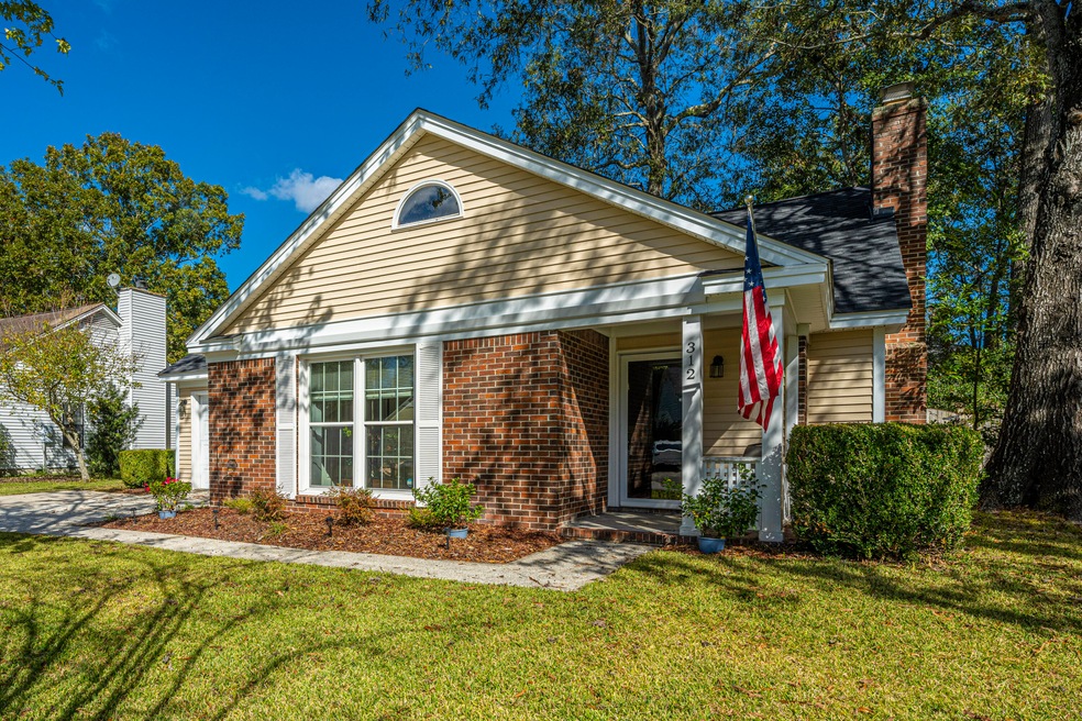 312 Commons Way