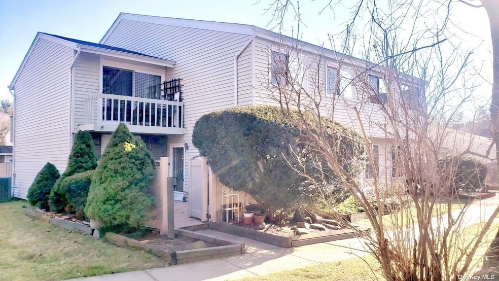 235 Springmeadow Dr Unit B, Holbrook, NY 11741 For Sale