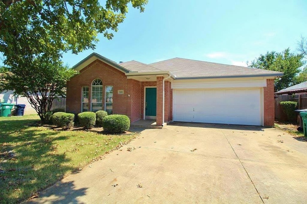 2408 Wildwood Ln, Denton, TX 76210 - photo 1