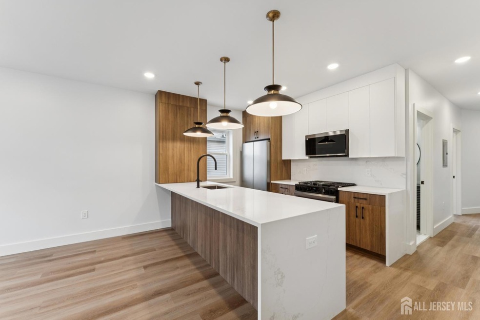 84 Hollywood Ave unit 1, East Orange, NJ 07018 - photo 1