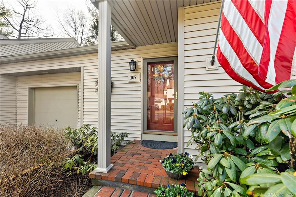 107 the Laurels unit 107, Enfield, CT 06082 - photo 1