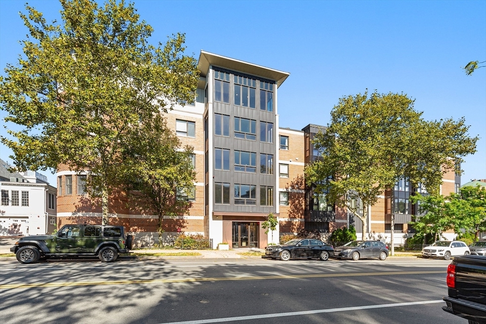 For Sale $532,682 • Co-Listing Agent