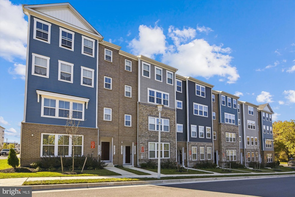 1302 Amber Creek Rd unit 63, Gambrills, MD 21054 - photo 1