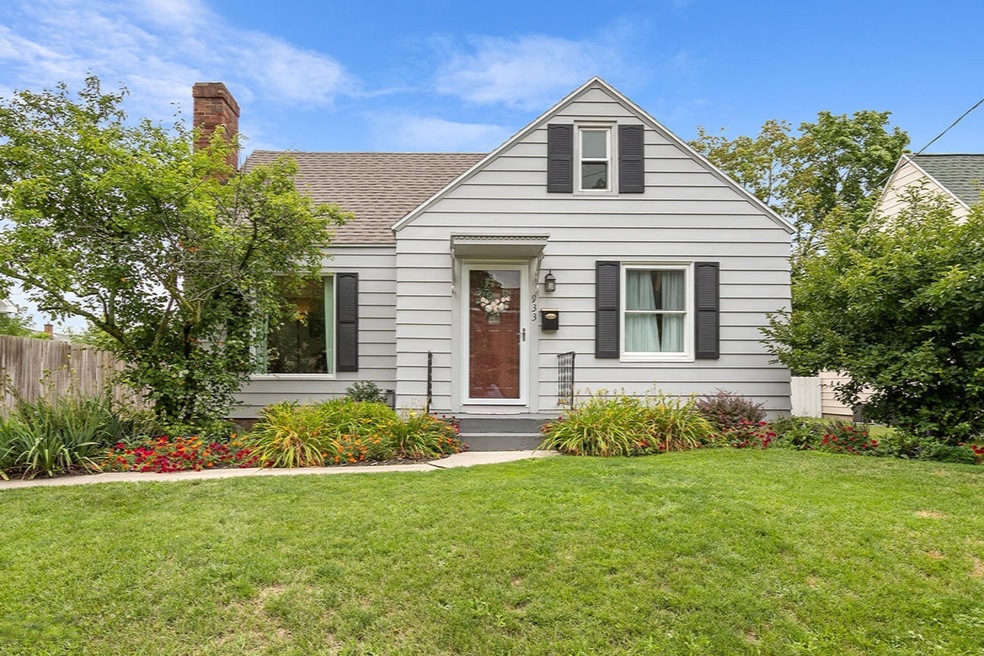 933 Aberdeen St NE, Grand Rapids, MI 49505 - photo 1