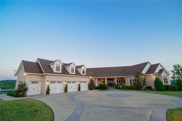 Welcome to 132 Old Lane Road.. This unrivaled custom built Donald Gardner designed home is loaded with special touches and features. Million dollar views in this fine resort styled home with Craftsman design elements. All sitting on 40 acres 