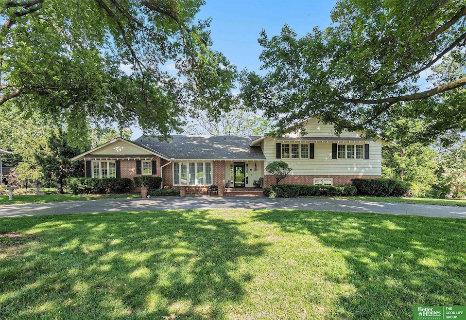 1729 S 76th Ave, Omaha, NE 68124 - photo 1