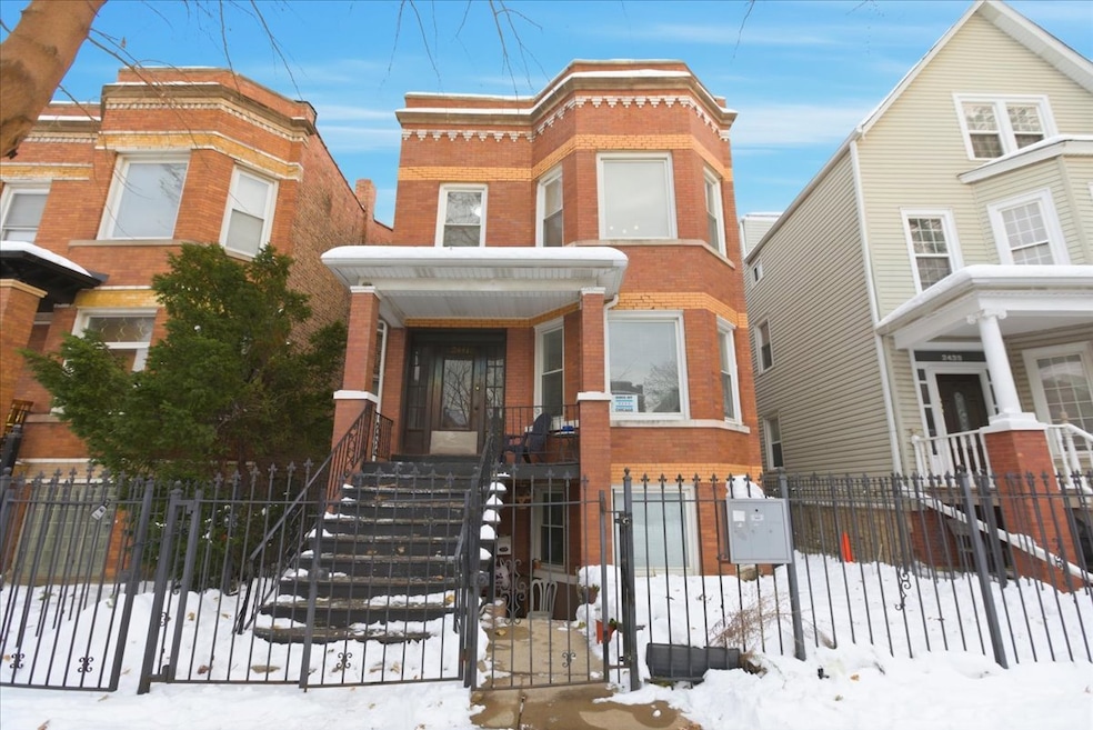 2441 N Avers Ave unit 2, Chicago, IL 60647 - photo 1