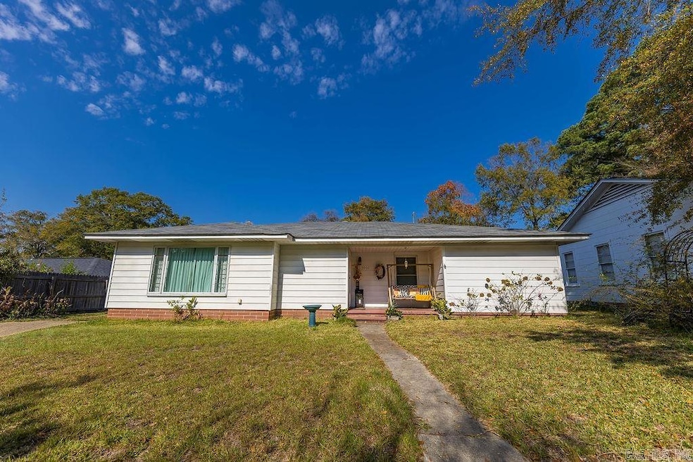 1306 W Main St, El Dorado, AR 71730 - photo 1