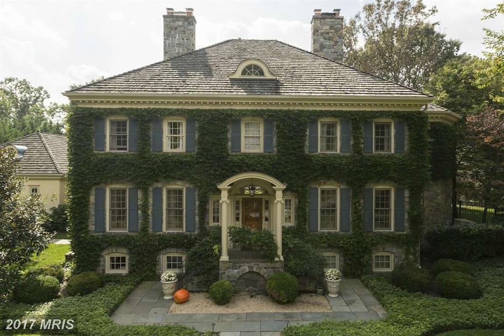 8617 Country Club Dr, Bethesda, MD 20817 - photo 1