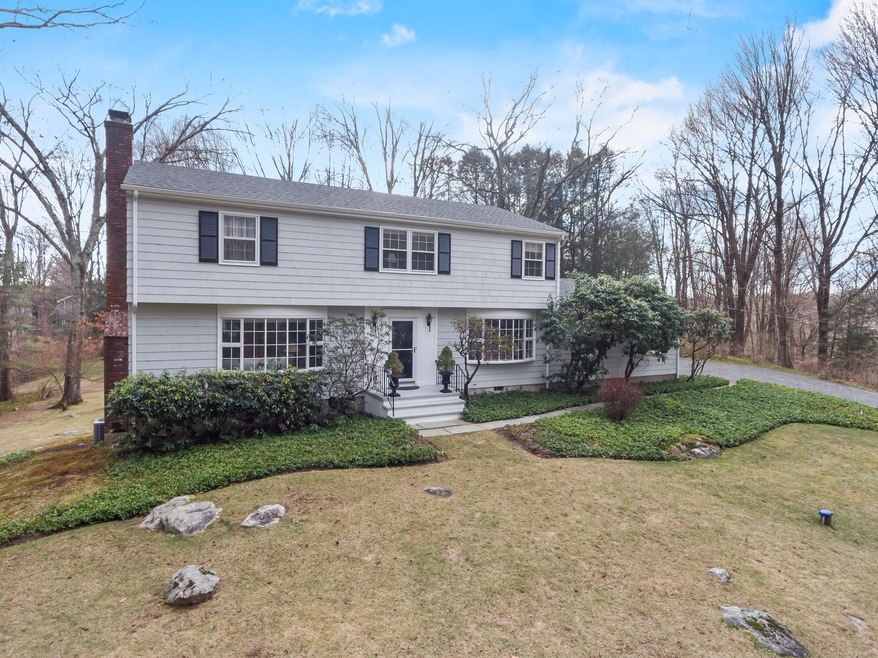 136 Wildwood Rd, Stamford, CT 06903 - photo 1