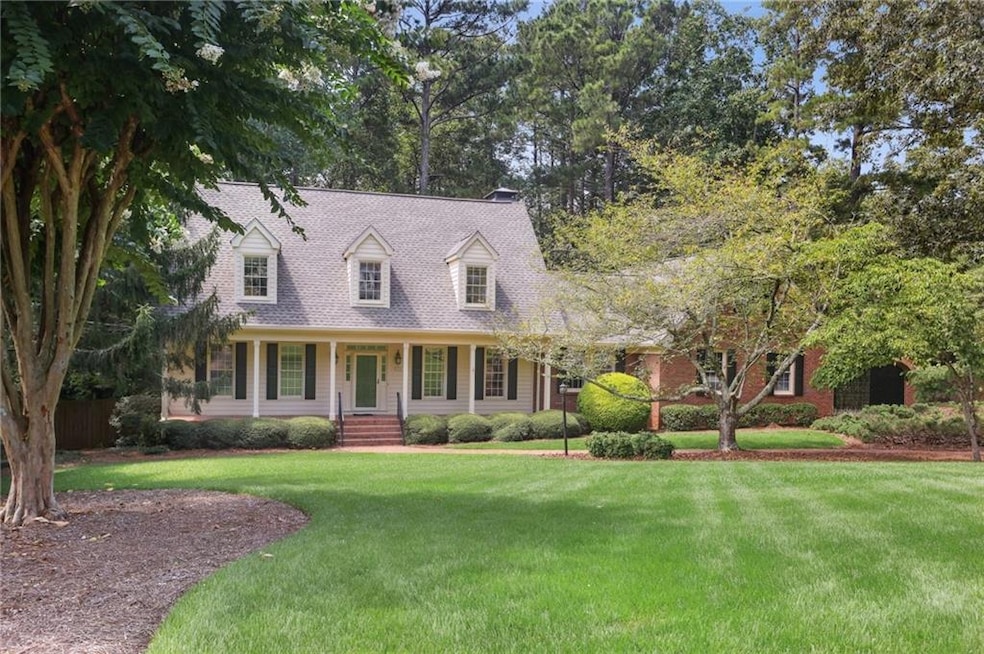 527 N Saint Marys Ln NW, Marietta, GA 30064 - photo 1