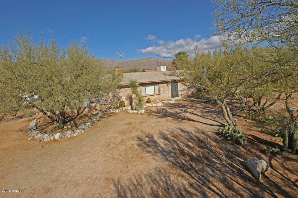 Welcome to 11301 E Limberlost Road!