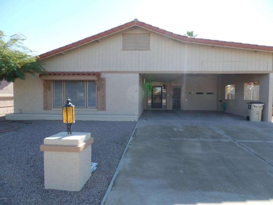 5321 E Lindstrom Ln 001