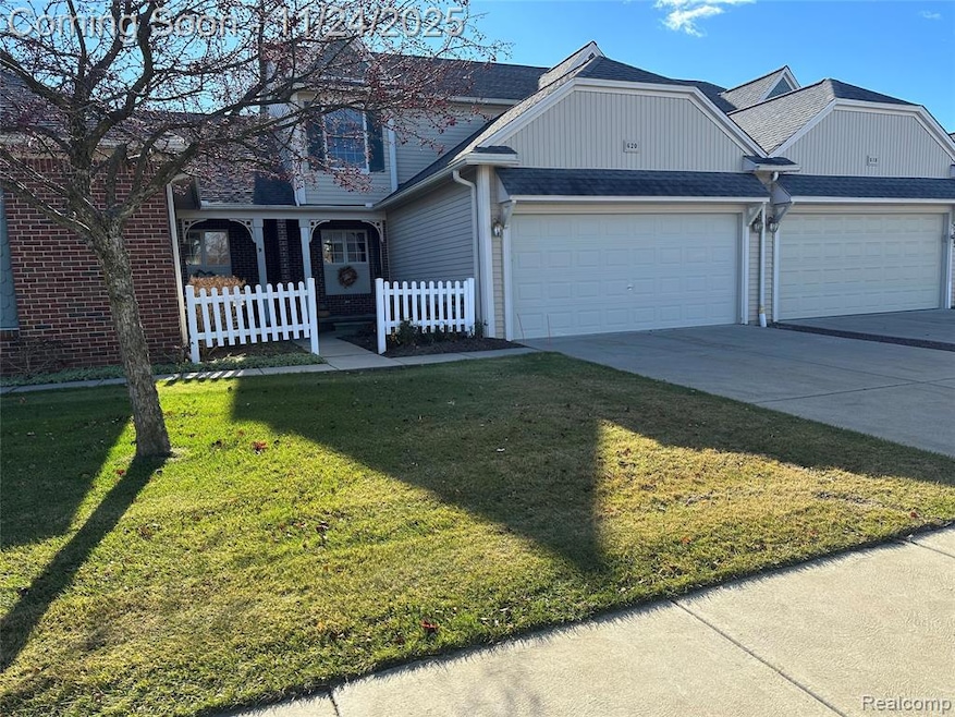 620 Shoreline Dr unit 27, Fenton, MI 48430 - photo 1