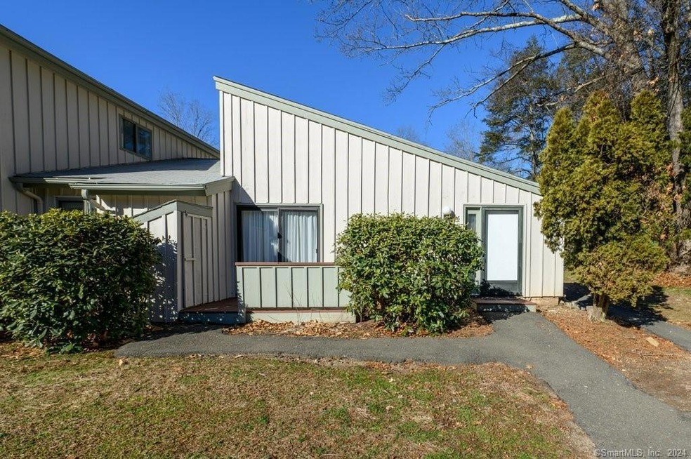 26 Wauwinet Ct unit 26, Guilford, CT 06437 - photo 1
