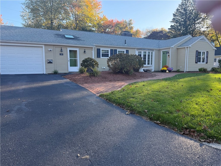 134 Naushon Rd, Pawtucket, RI 02861 - photo 1