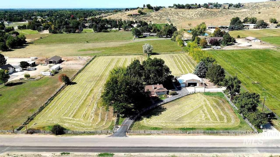 3939 N Brookside Ln, Boise, ID 83714 - photo 1