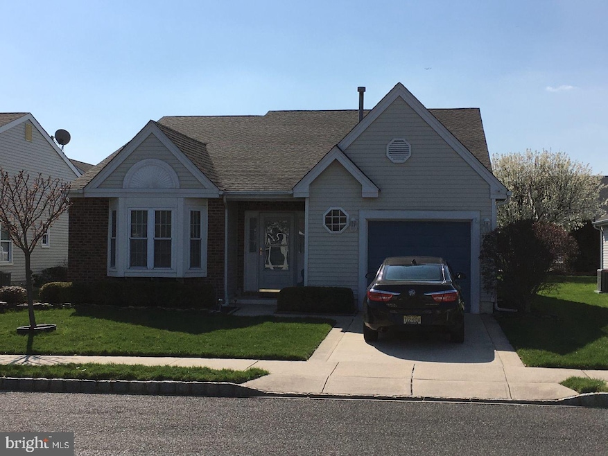 957 Larkspur Place N, Mount Laurel, NJ 08054 - photo 1