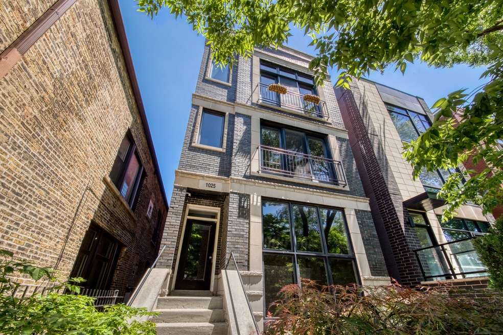 1025 N Honore St unit 3, Chicago, IL 60622 - photo 1