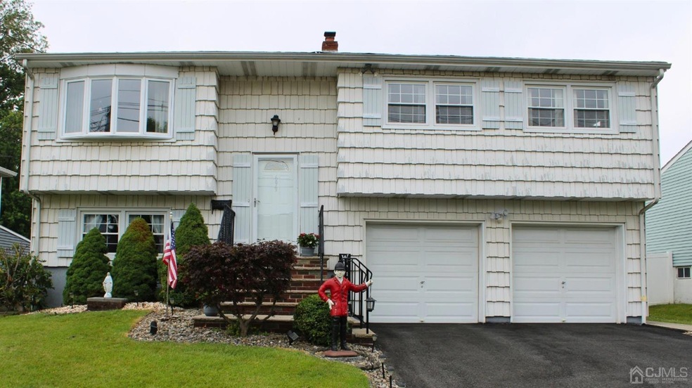 699 Franklin Dr, Perth Amboy, NJ 08861 - photo 1