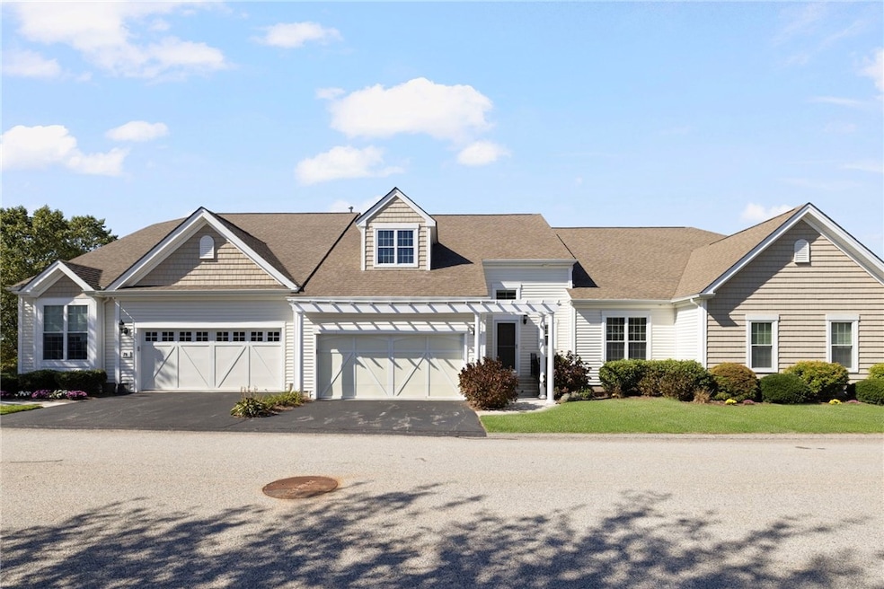 73 Camden Ct, South Kingstown, RI 02879 - photo 1