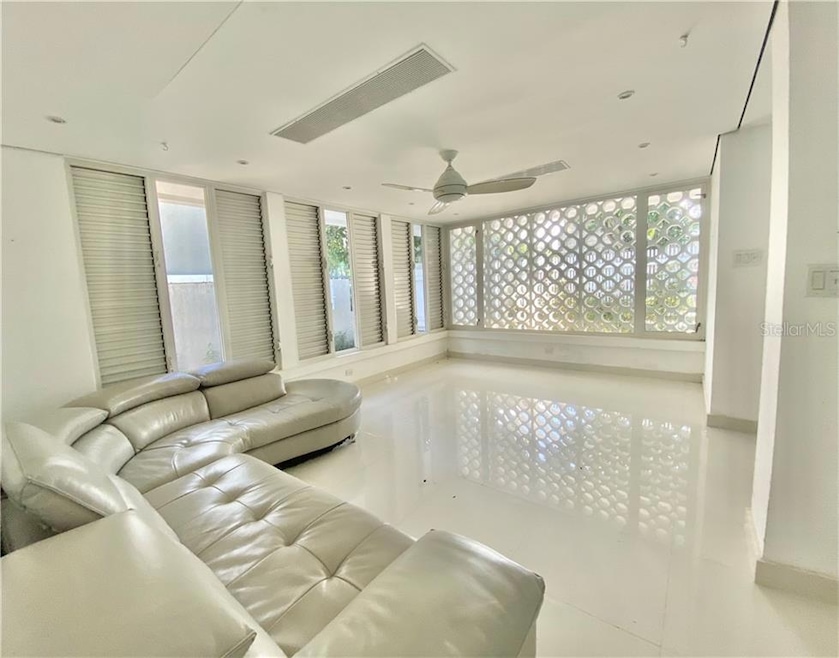 2163 Mcleary, San Juan, PR 00913 - photo 1