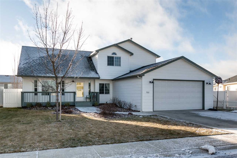 722 E Carrie Dr, Medical Lake, WA 99022 - photo 1