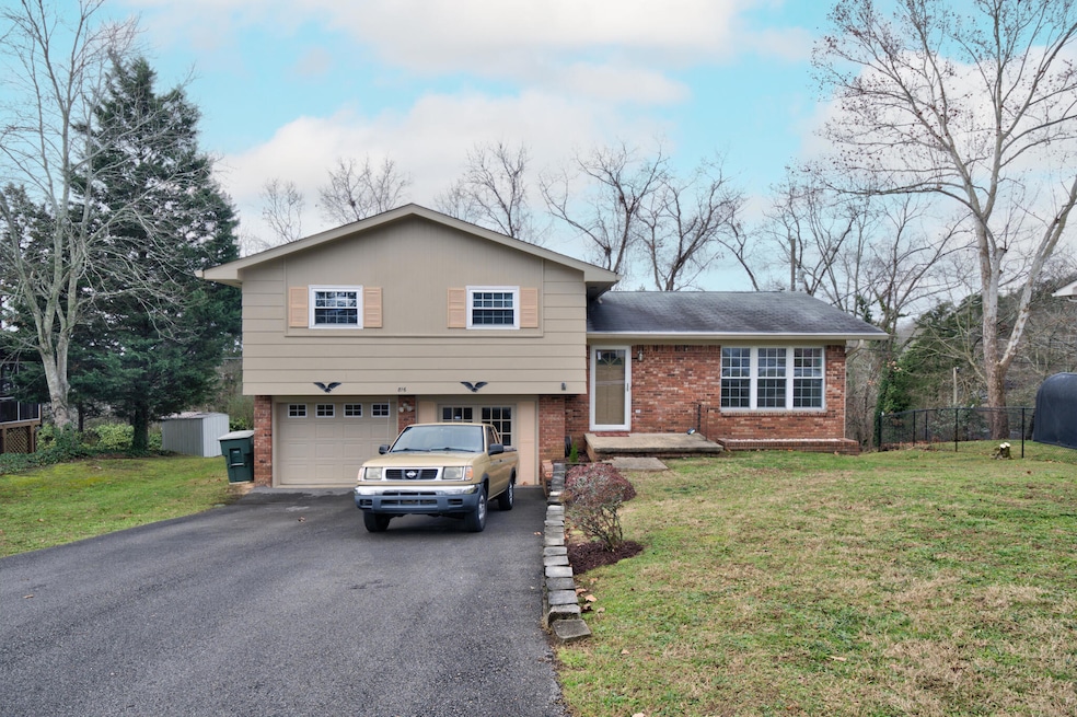 816 Sutton Dr 3