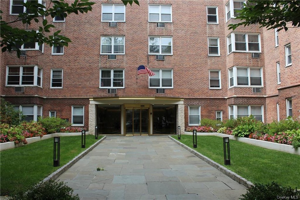 120 E Hartsdale Ave unit 4D, Hartsdale, NY 10530 - photo 1