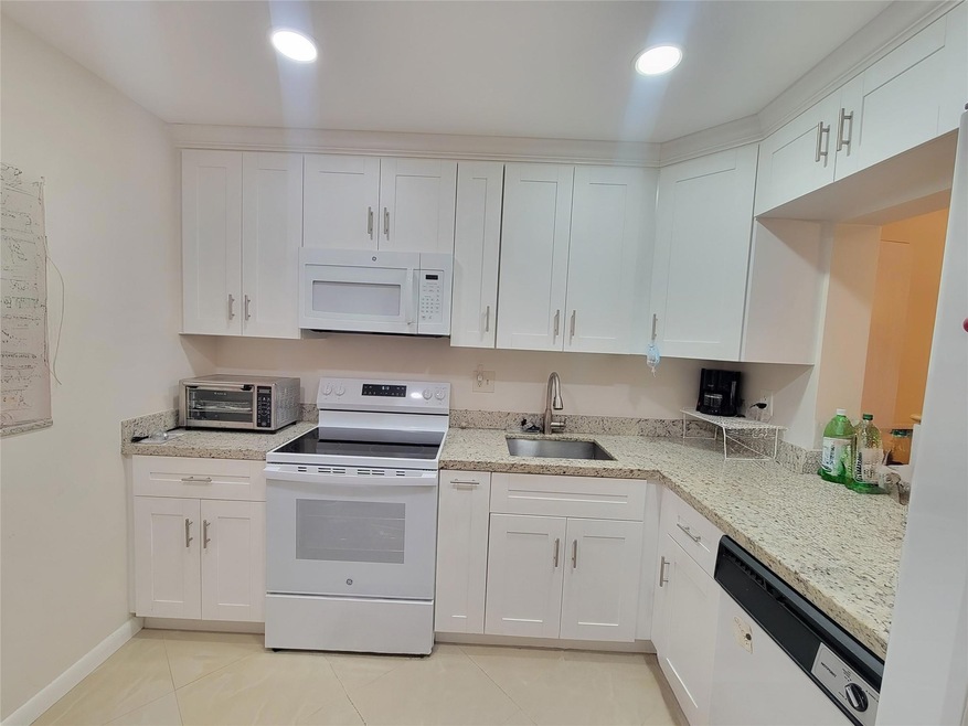 5945 Del Lago Cir unit 105, Sunrise, FL 33313 - photo 1