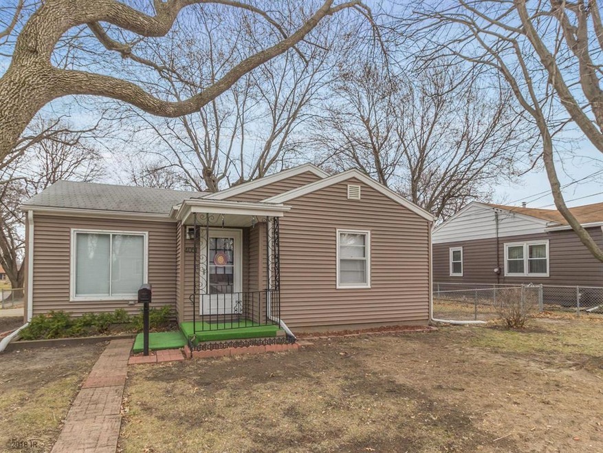 4051 40th St, Des Moines, IA 50310 - photo 1