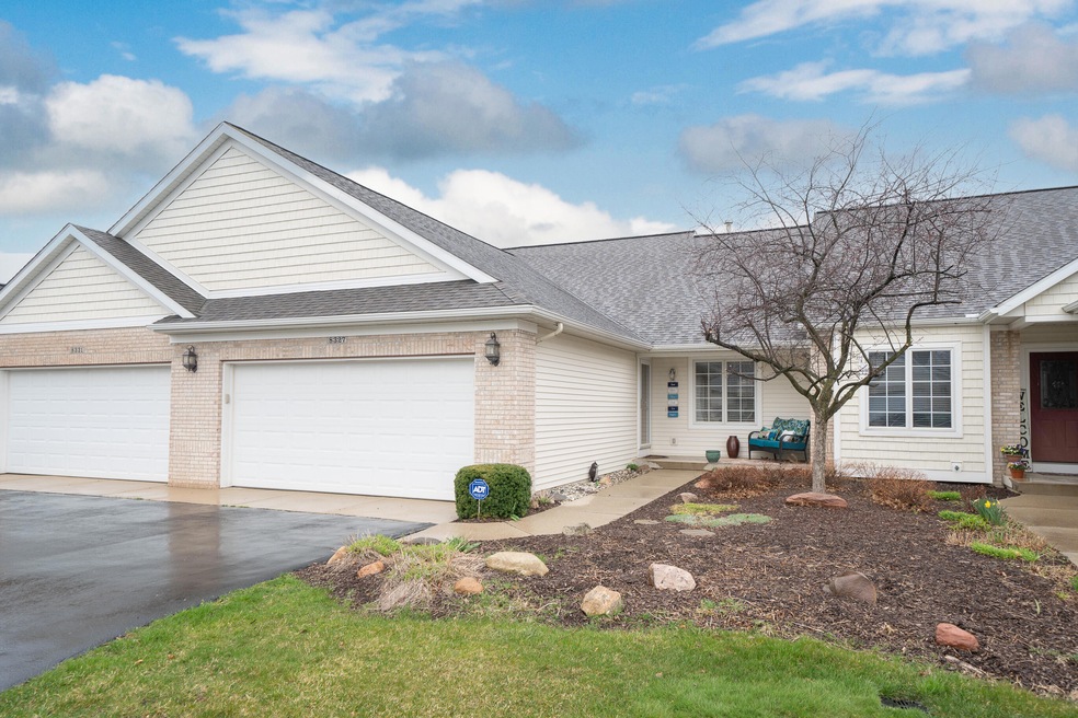 8327 Ridgestone Dr SW, Byron Center, MI