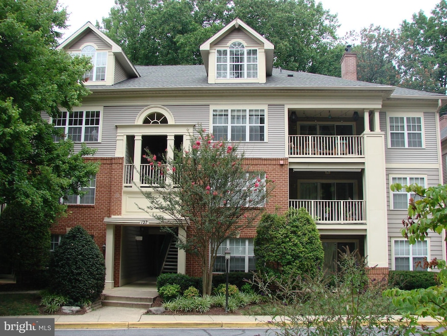 127 Timberbrook Ln unit 301, Gaithersburg, MD 20878 - photo 1