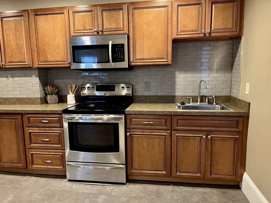 28 Richardson Ave unit D, Wakefield, MA 01880 - photo 1