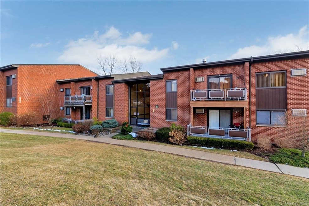 16 Charles Ln unit 2D, Pomona, NY 10970 - photo 1