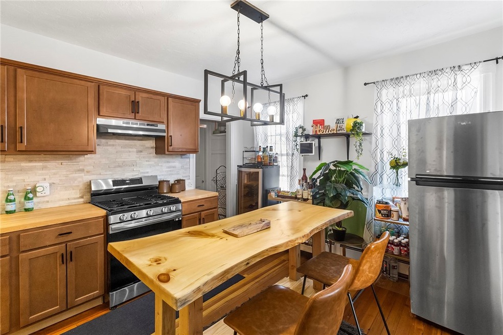 1043 Main St, Pawtucket, RI 02860 - photo 1