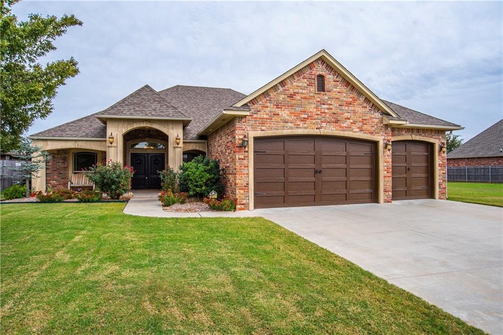 816 Ryan Rd, Moore, OK 73160 - photo 1