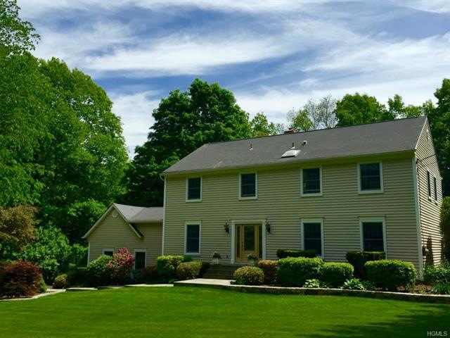 39 Raemont Rd, Granite Springs, NY 10527 - photo 1