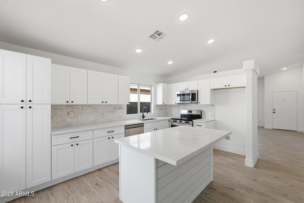 12430 N 42nd Ave, Phoenix, AZ 85029 - photo 1