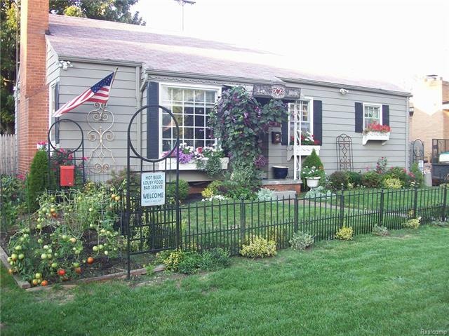 1907 Glendale Ave, Flint, MI 48503 - photo 1