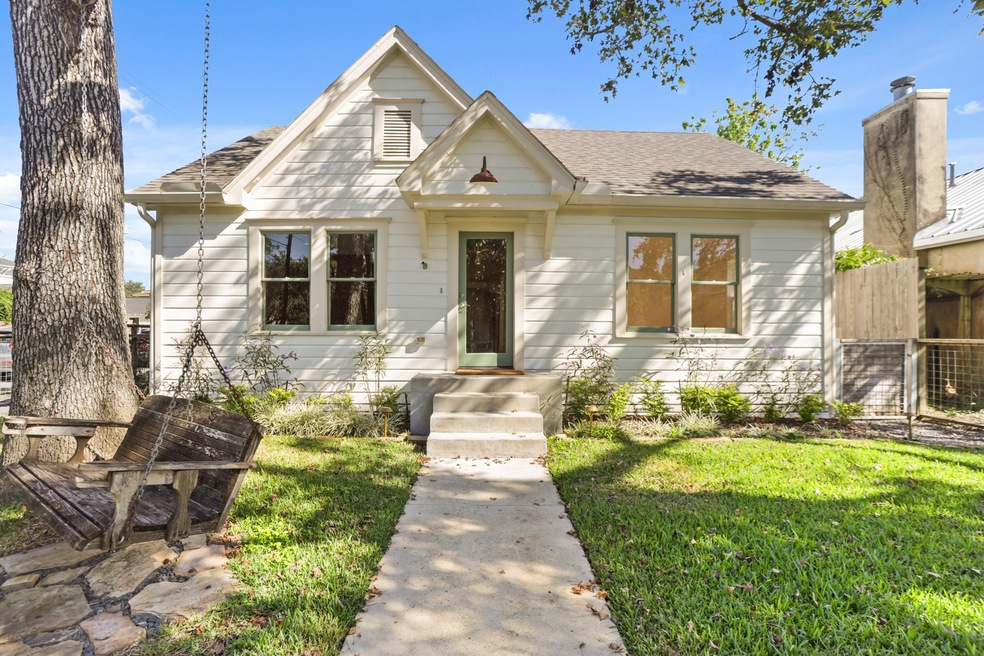 1548 Cortlandt St, Houston, TX 77008 - photo 1