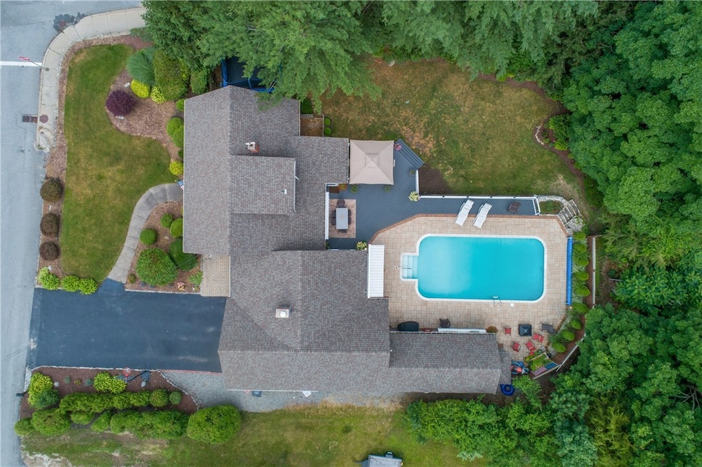 4 Knoll Crest Dr, Cumberland, RI 02864 - photo 1