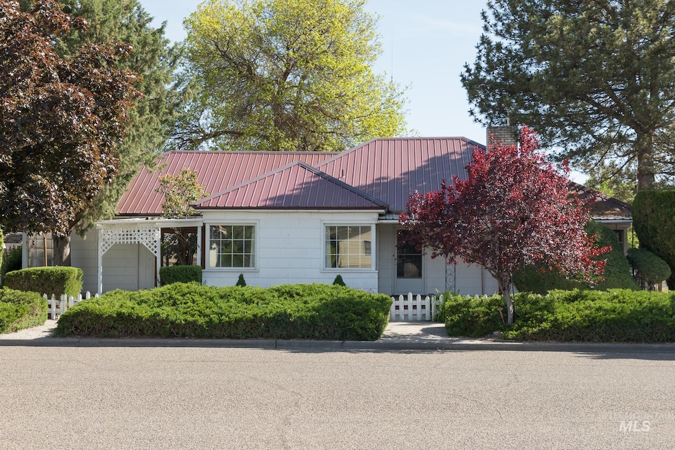 Pending $279,900 • Co-Listing Agent